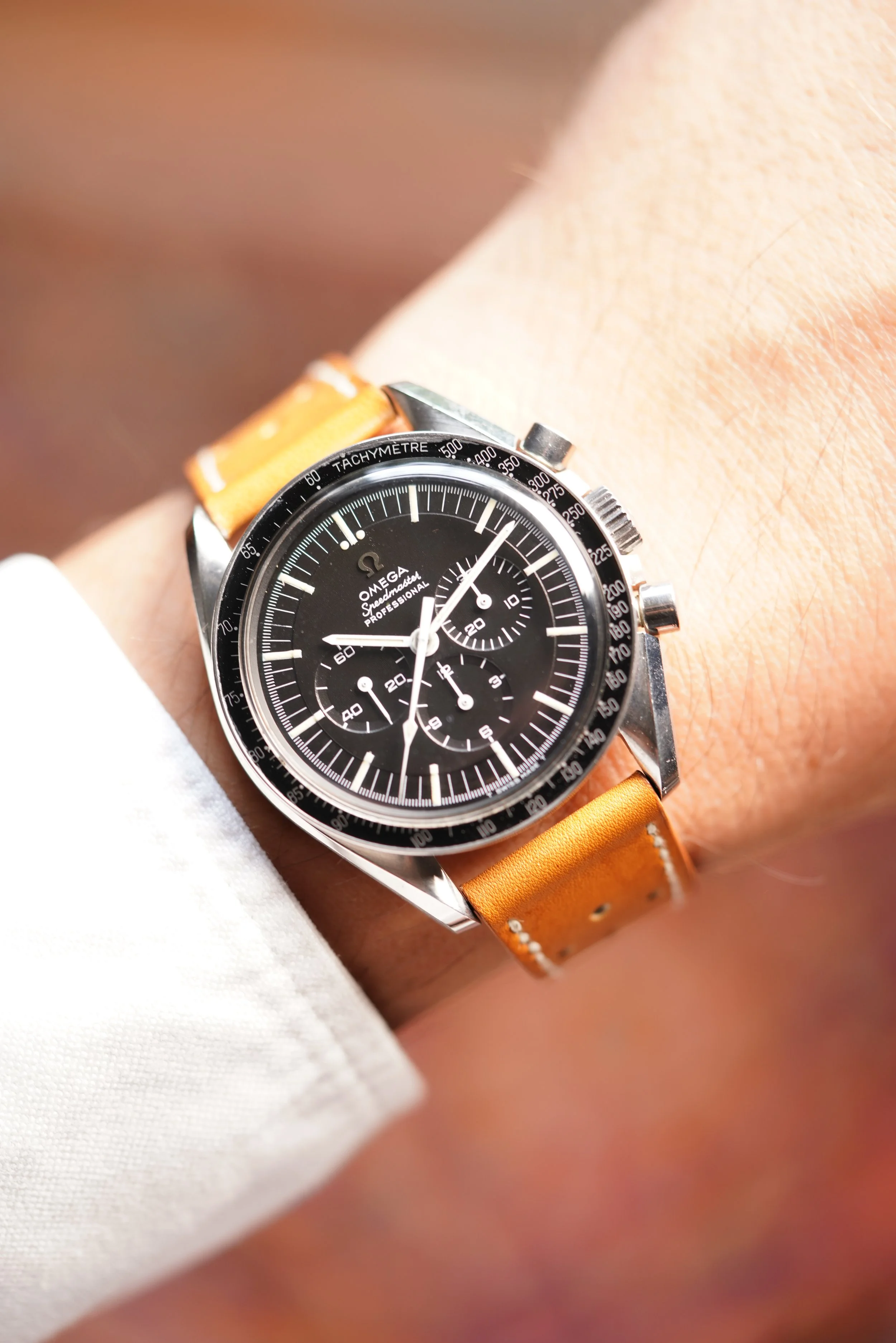 OMEGA Speedmaster Professional 動作良好 Buying an Omega Speedmaster - 5 Things to Know | The Watch Club by